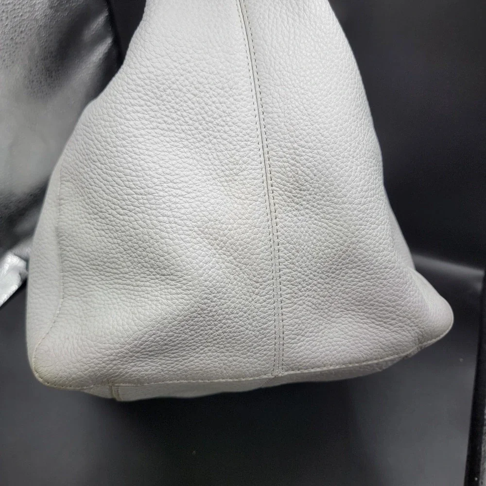 Donald J Pliner Large White Pebble Leather Slouch Hobo Shoulder Bag Lined